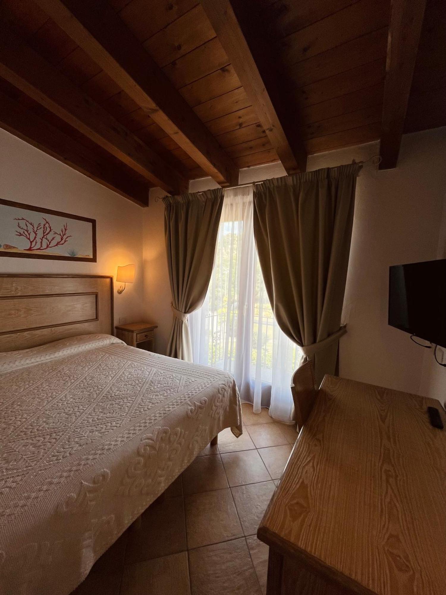 Hotel La Borgata San Pantaleo Dış mekan fotoğraf